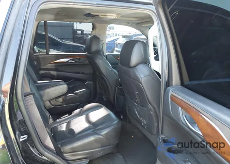 2017 Cadillac Escalade Luxury z USA, uszkodzony, nr VIN 1GYS4BKJ0HR329748